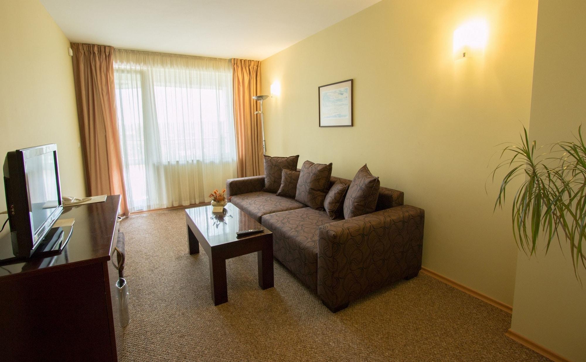 Hotel Divesta - Self Check In Varna ภายนอก รูปภาพ
